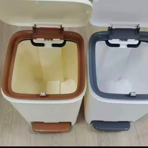 Foot Pedal Dustbin/Trash Can Foot Pedal Dustbin/Trash Can