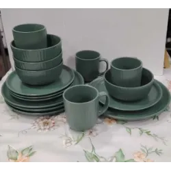 24 Piece Green Ribbed Ceramic Dinner Set