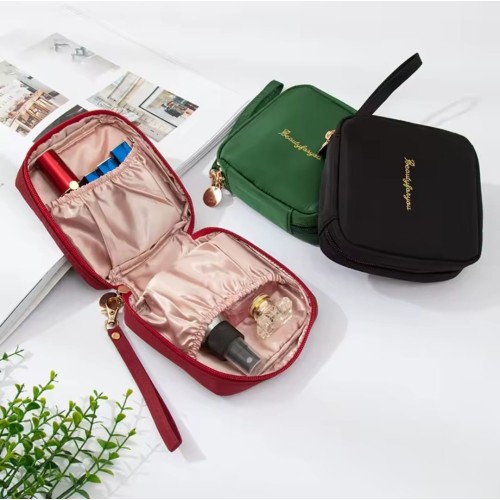 Waterproof Pad Pouch – Tampon & Travel Organizer Waterproof Pad Pouch – Tampon & Travel Organizer