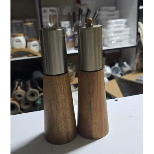 Luxury Kitchen Pepper & Salt Grinder Set