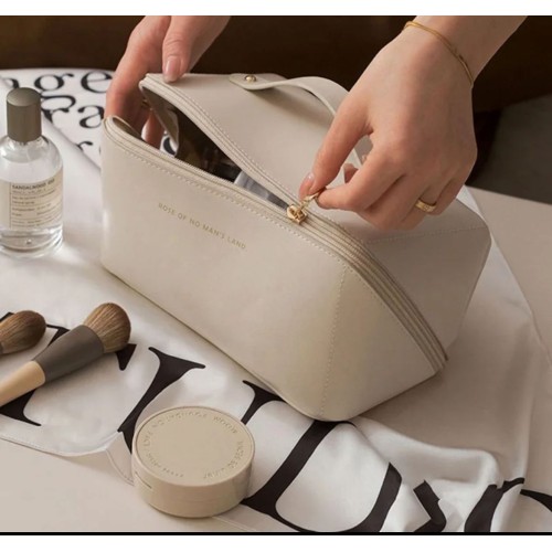 Large Capacity Cosmetic Bag / Makeup Organizer – Stylish & Waterproof